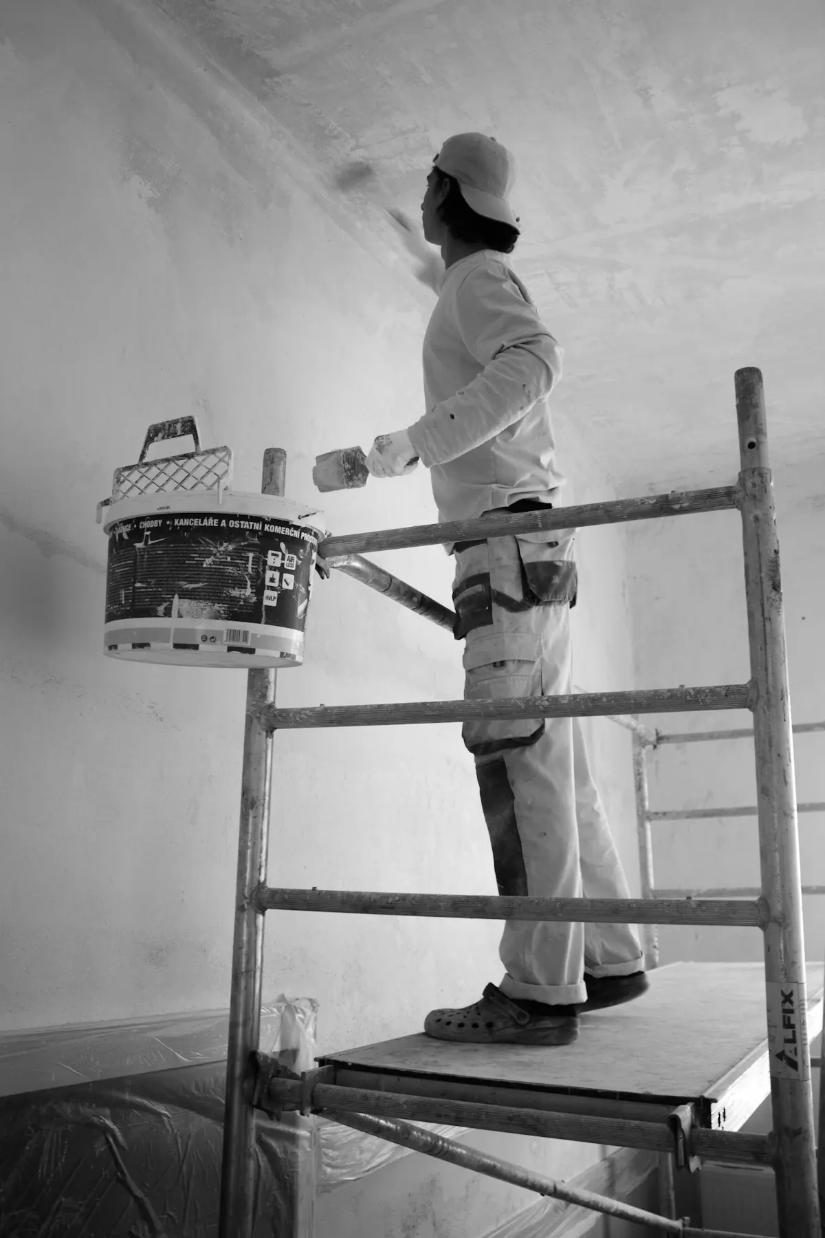 Rollin Colors painter at work